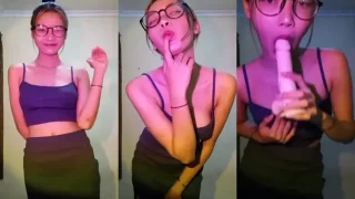 Colmek Tanktop Toket Bulat Sambil Nyepong Dildo